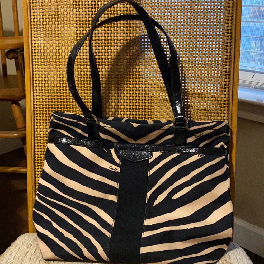 Coach Zebra print canvas med shoulder strap purse